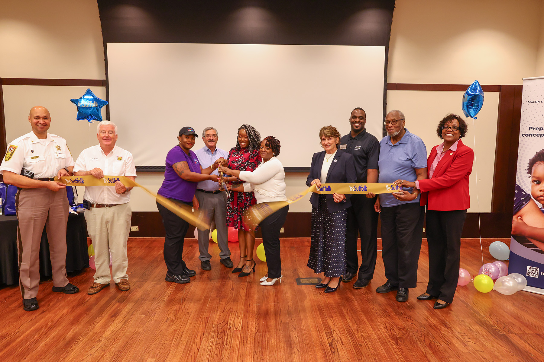 Minus 9 to 5 Family Day Home Ribbon Cutting8Z5A0656